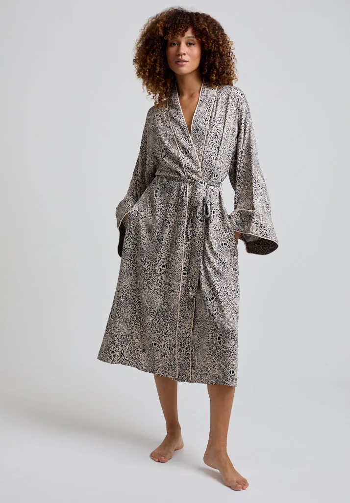 Corina Kimono Style Hidden Leopard Print Robe In Cream