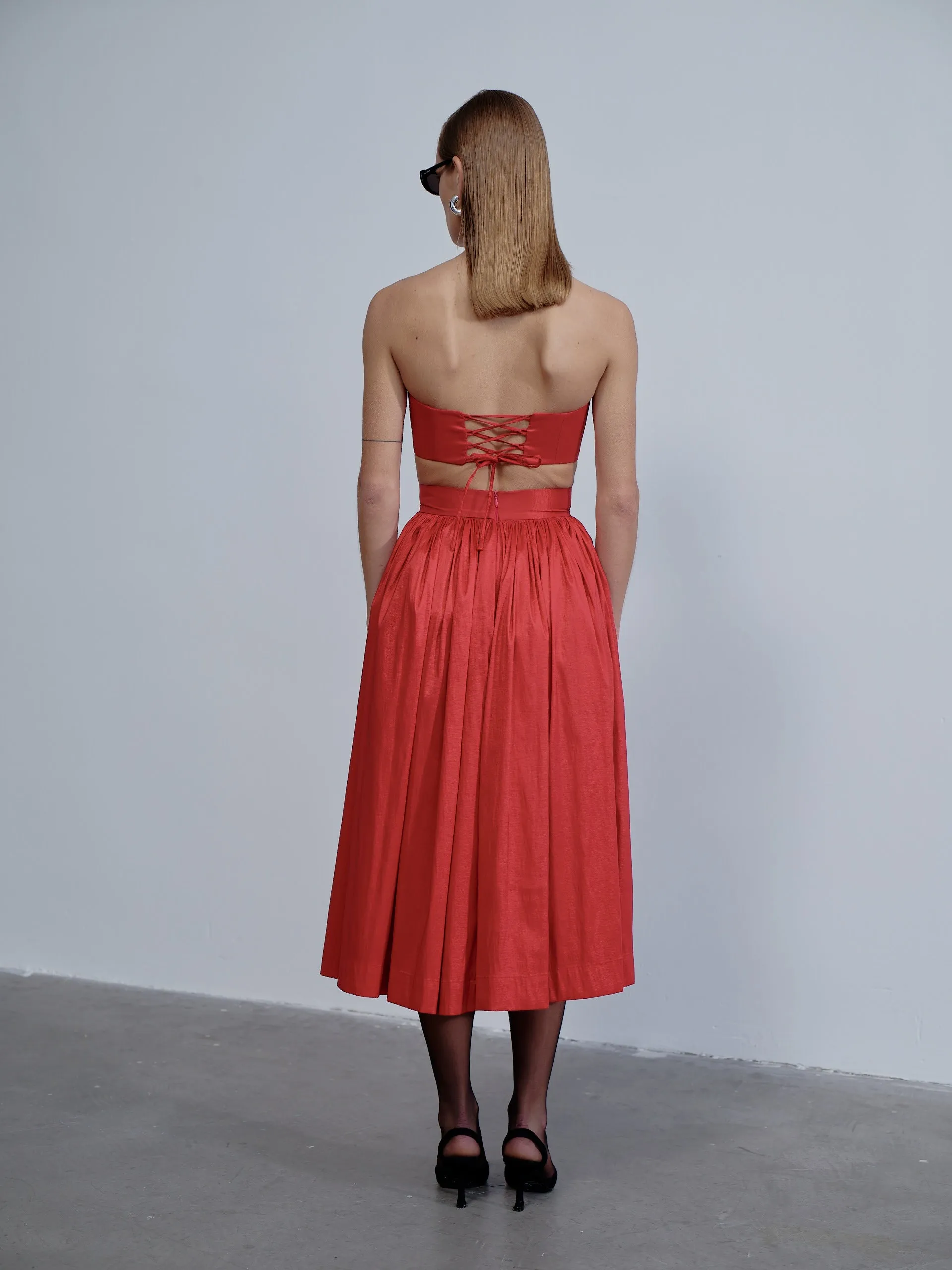 Lou Lou Midi Skirt in Rouge