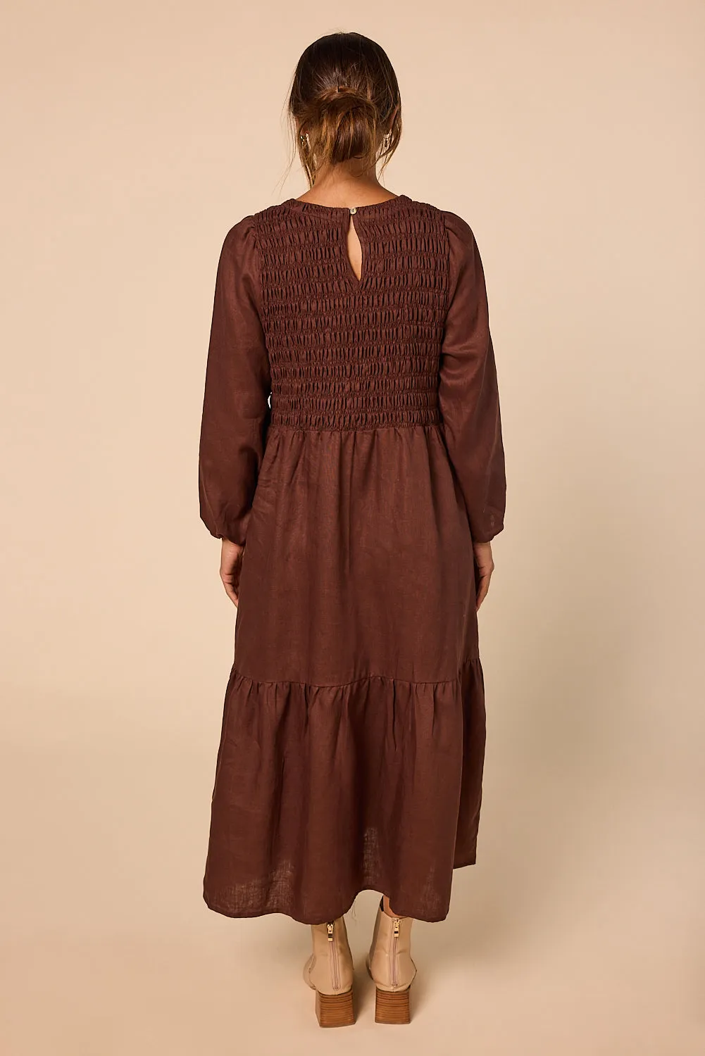 Minden Linen Shirred Long Sleeve Dress in Raisin