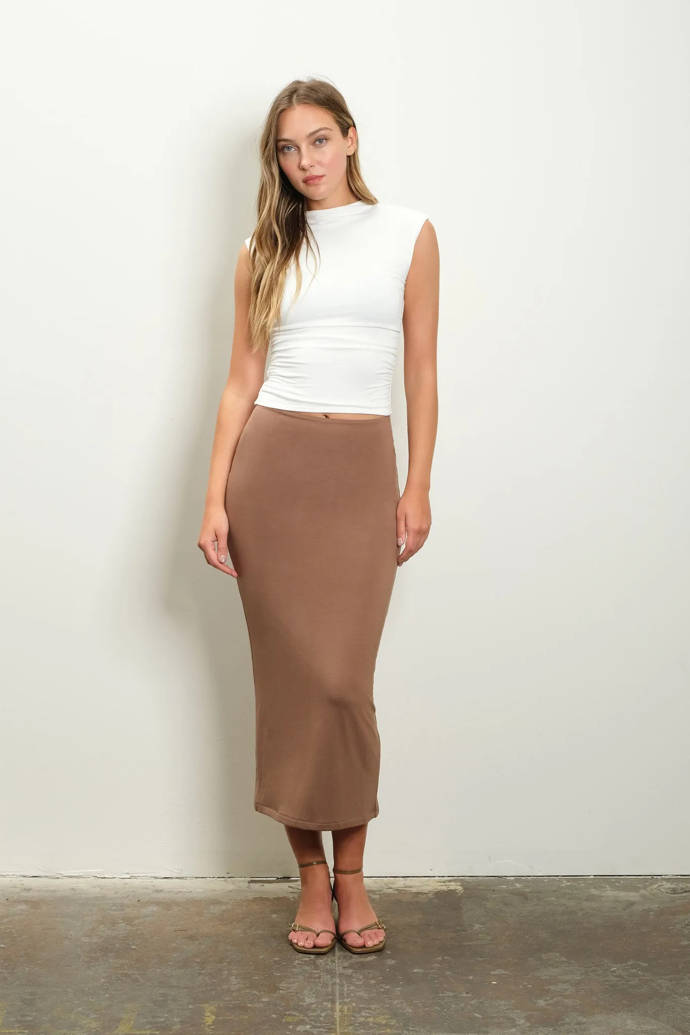 SEAMLESS KNIT MIDI SKIRT