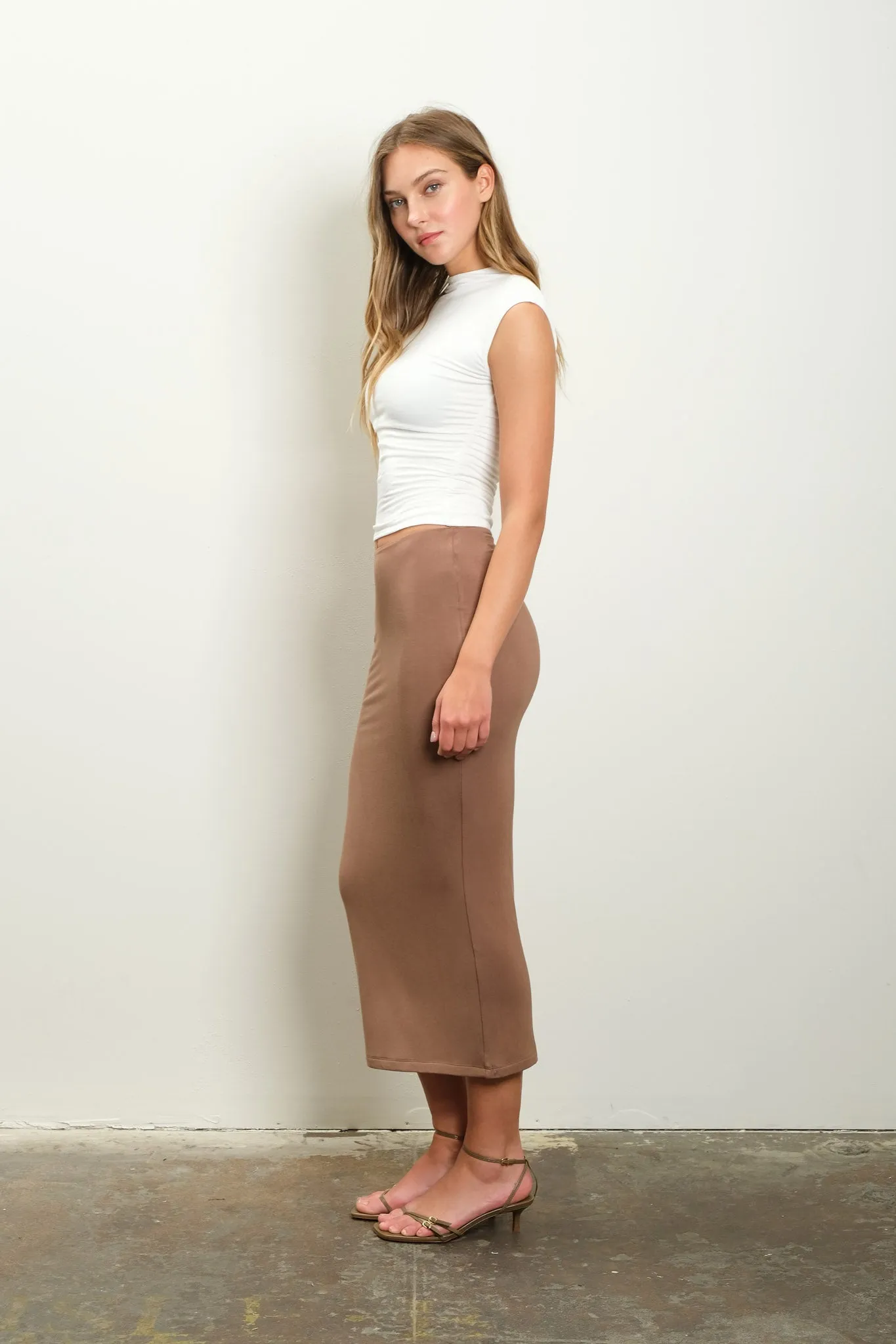 SEAMLESS KNIT MIDI SKIRT