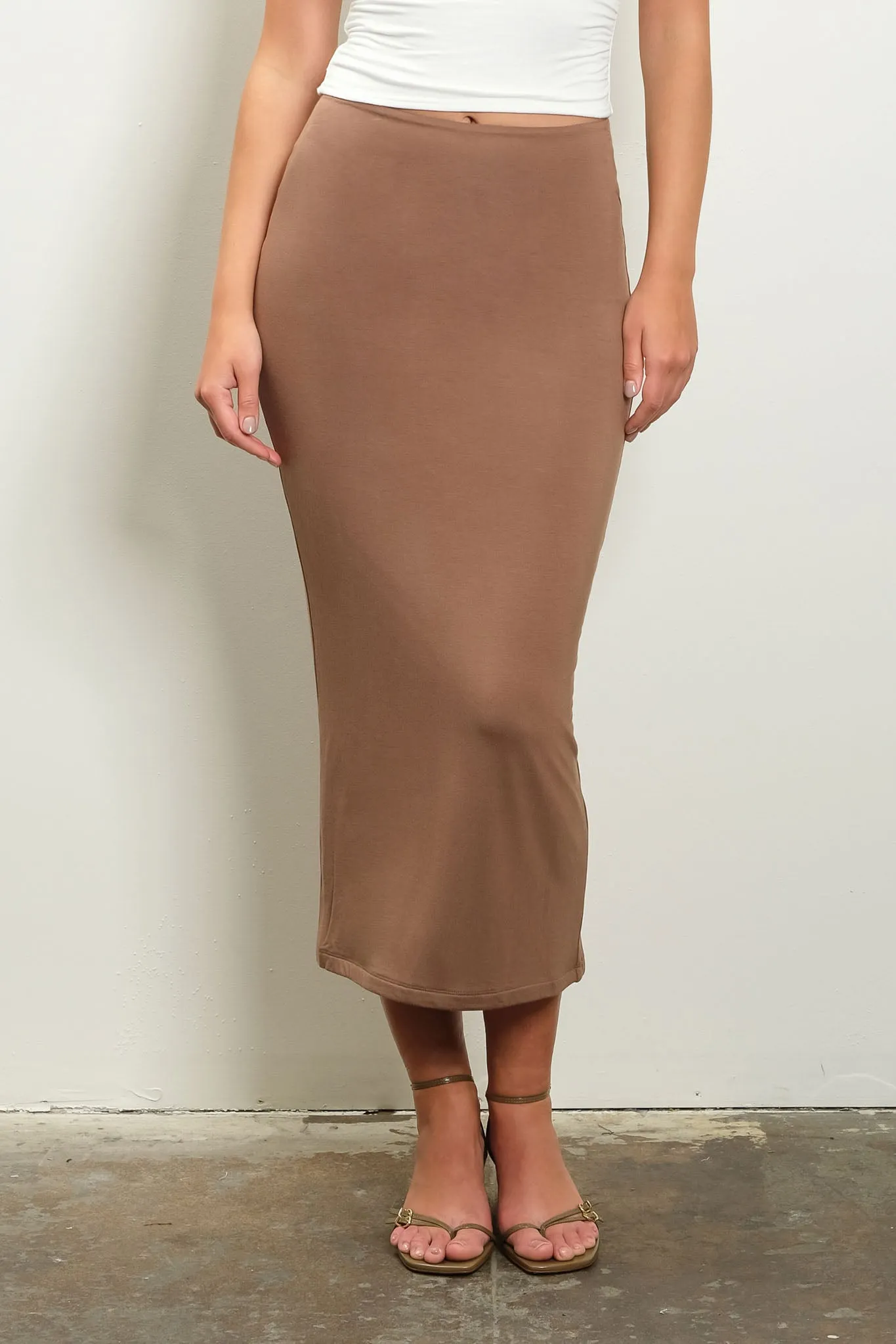 SEAMLESS KNIT MIDI SKIRT